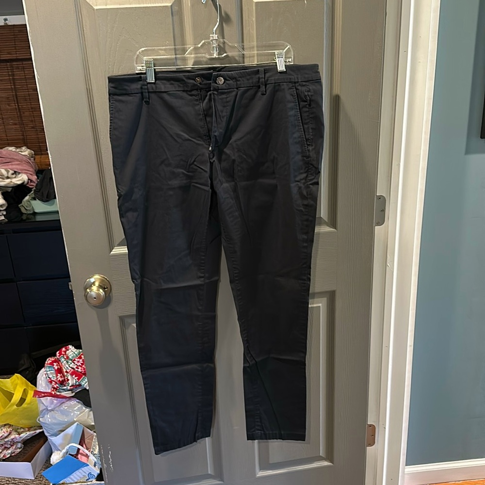 Birddogs stretch khakis. Kevin Buffets no liner